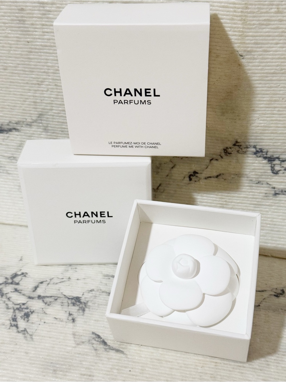 Chanel Beauty White Camellia Ceramic Perfu me Diffuser Decor